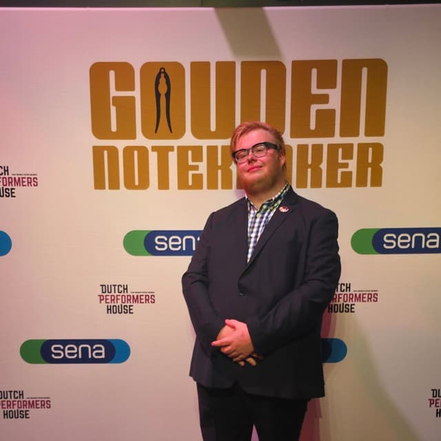 Press photo of Dragunov in 2025 at the Gouden Notekraker award ceremony